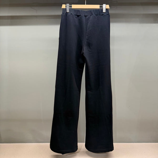 PANTALONE A GAMBA LARGA